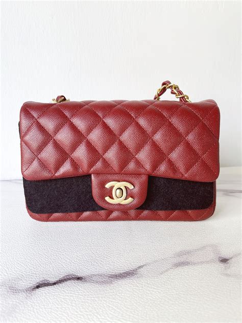 Chanel MINI 18C Vean Graine or Irridescent calf 